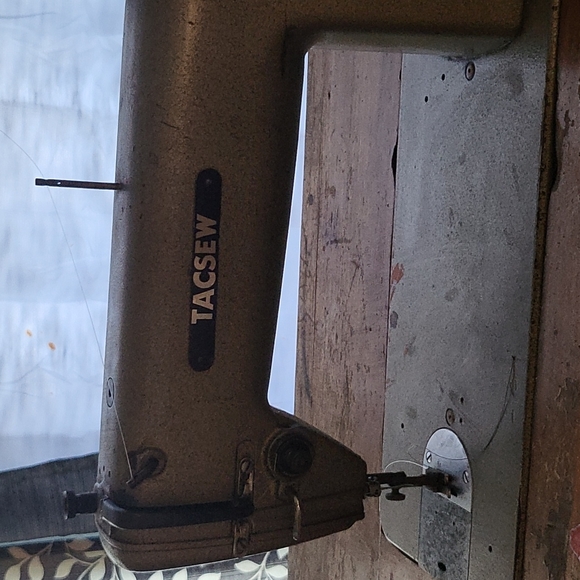Tacsew T-622 Sewing machine - Picture 3 of 4